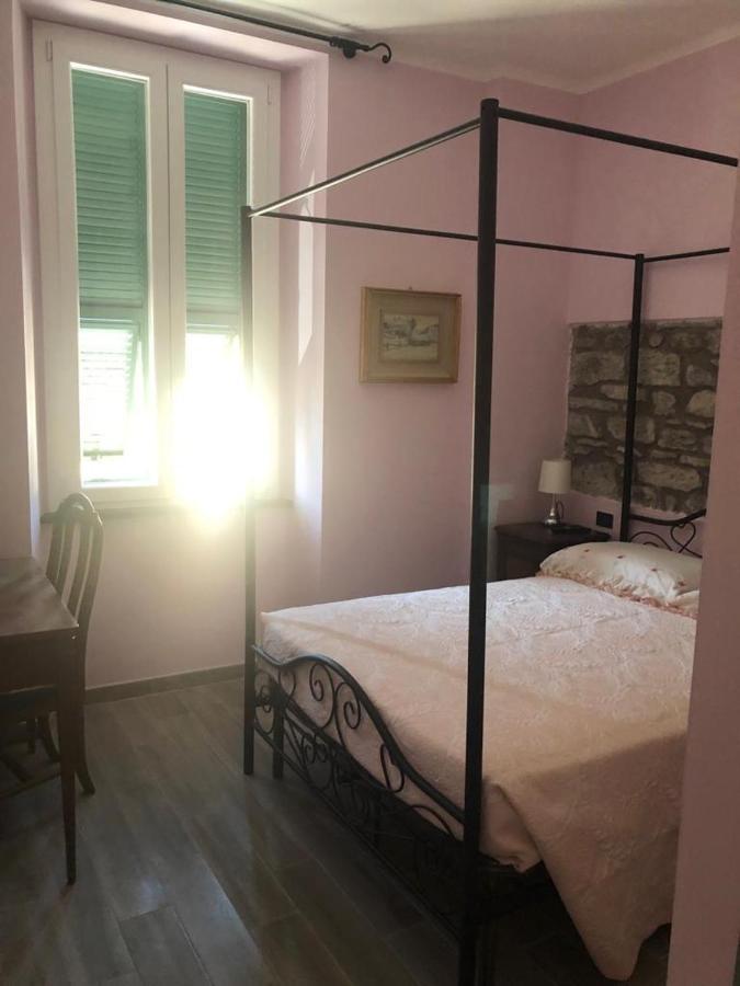 Alla Porta Di Sotto B&B Fivizzano Extérieur photo