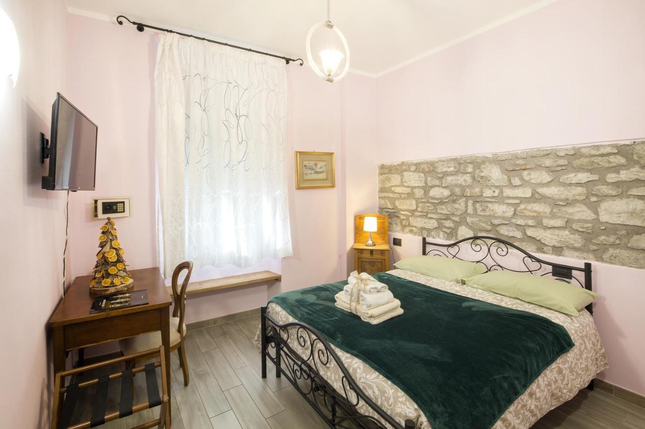 Alla Porta Di Sotto B&B Fivizzano Extérieur photo