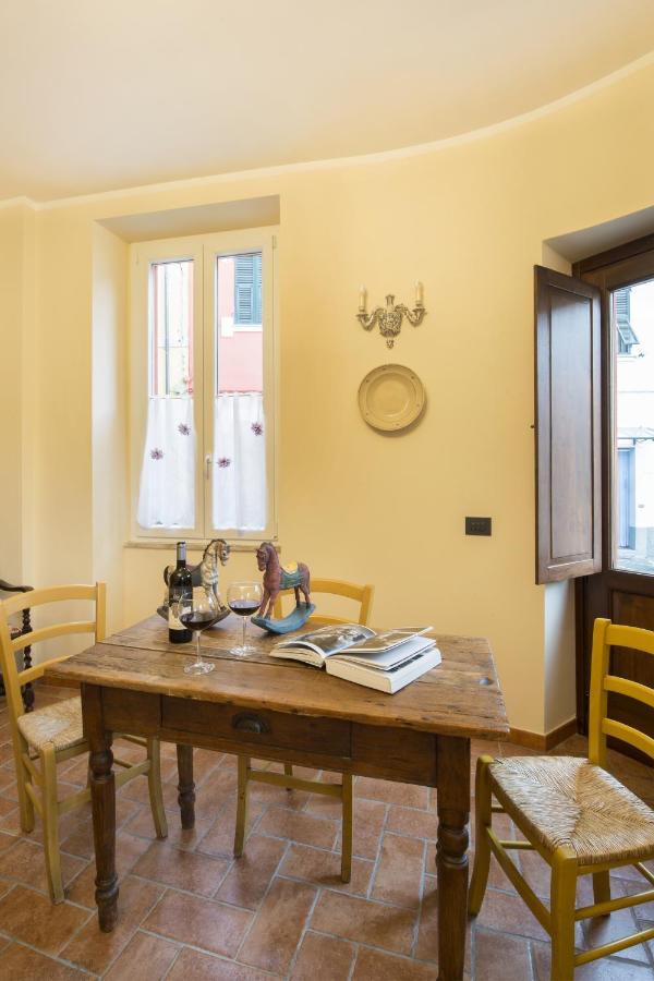 Alla Porta Di Sotto B&B Fivizzano Extérieur photo