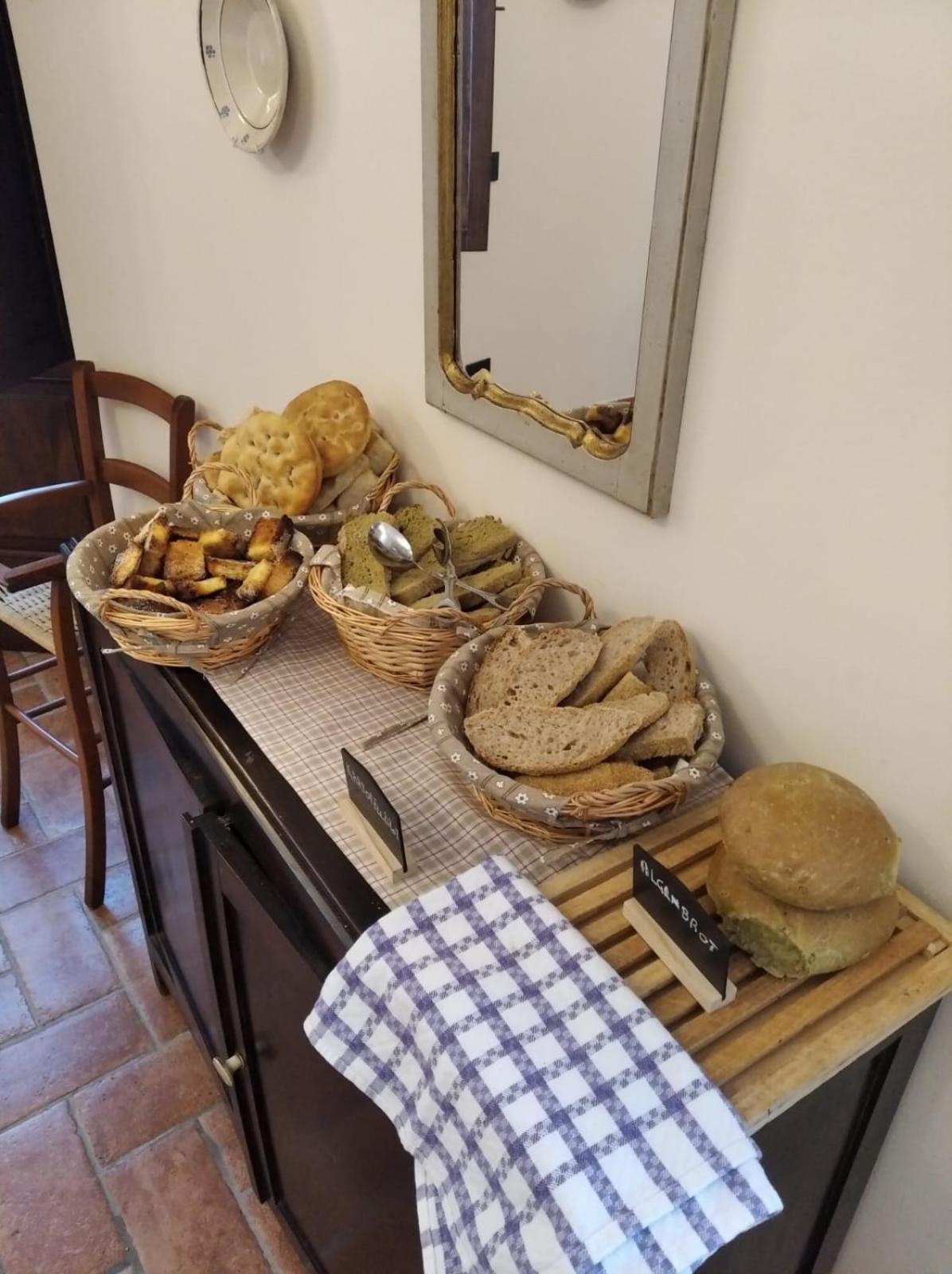 Alla Porta Di Sotto B&B Fivizzano Extérieur photo